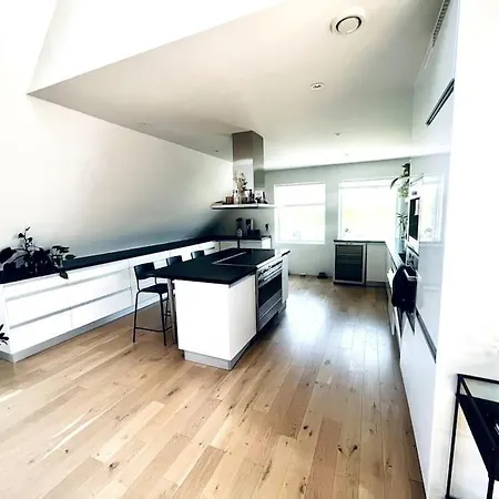Moderne Leilighet, 175 Kvm! Apartamento *